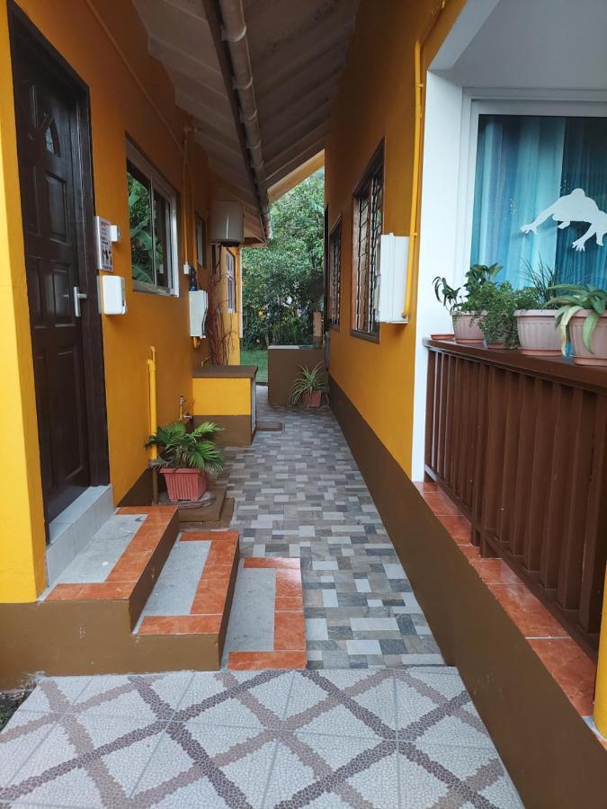 Chez Mera Self Catering La Digue Exterior foto